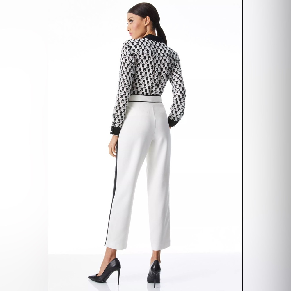 NWT $375 Alice + Olivia Willa Graphic Silk Button-Up Shirt Blouse - Picture 4 of 8